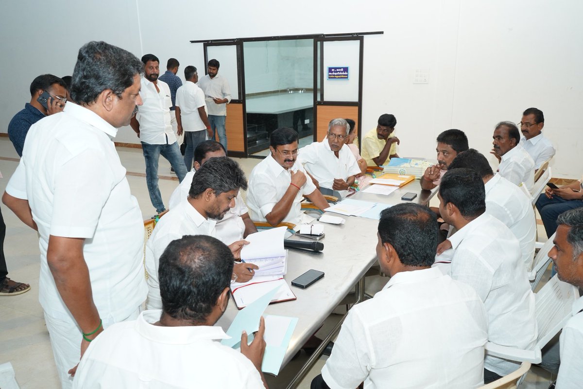 mp_saminathan's tweet photo. திருப்பூர் மாவட்டம், காங்கேயம் சட்டமன்ற தொகுதி, ஒன்றிய, நகர, பேரூர் கழக செயலாளர்கள் மற்றும் IT Wing நிர்வாகிகளுடன் ஓரணியில் தமிழ்நாடு ஆலோசனைக்கூட்டதில் பங்கேற்றோம்.
#MKStalin #MPSaminthan #Dmk #Dmkachievements #KangayamConstituency https://t.co/tpvVP2hNBT