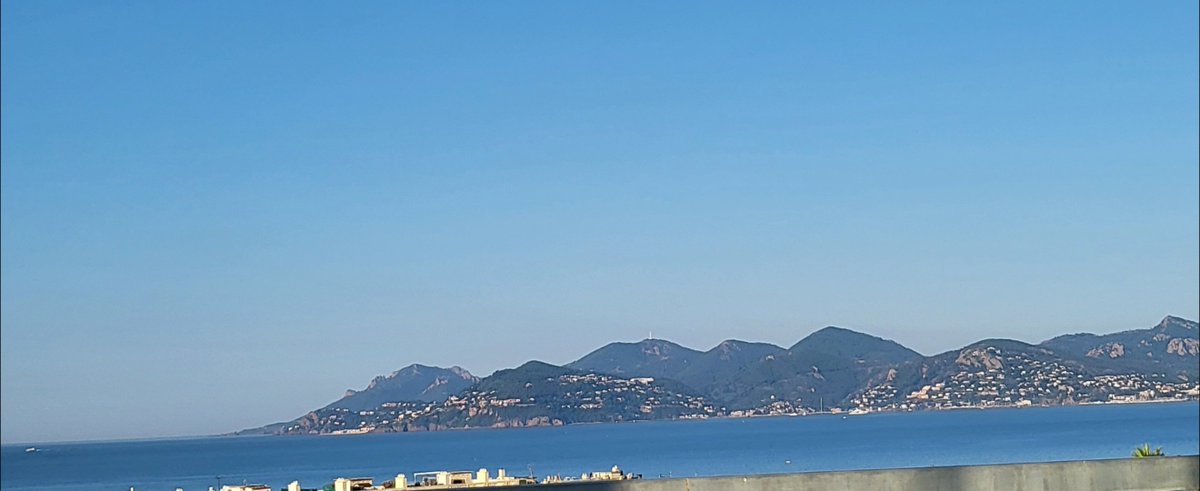 Drookugan's tweet image. Une jolie vue, du bon son,mes meilleurs matins 
#macdaddy #breakfastclub