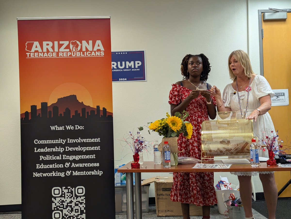 AZTeenReps's tweet image. We had an amazing turnout to our MAGA DC raffle event tonight!
We thank @RCMaxw3ll for being an AMAZING MC, talking about youth involvement in politics!
And we also thank all the candidates who came, spoke, and answered questions from our teens and audience!