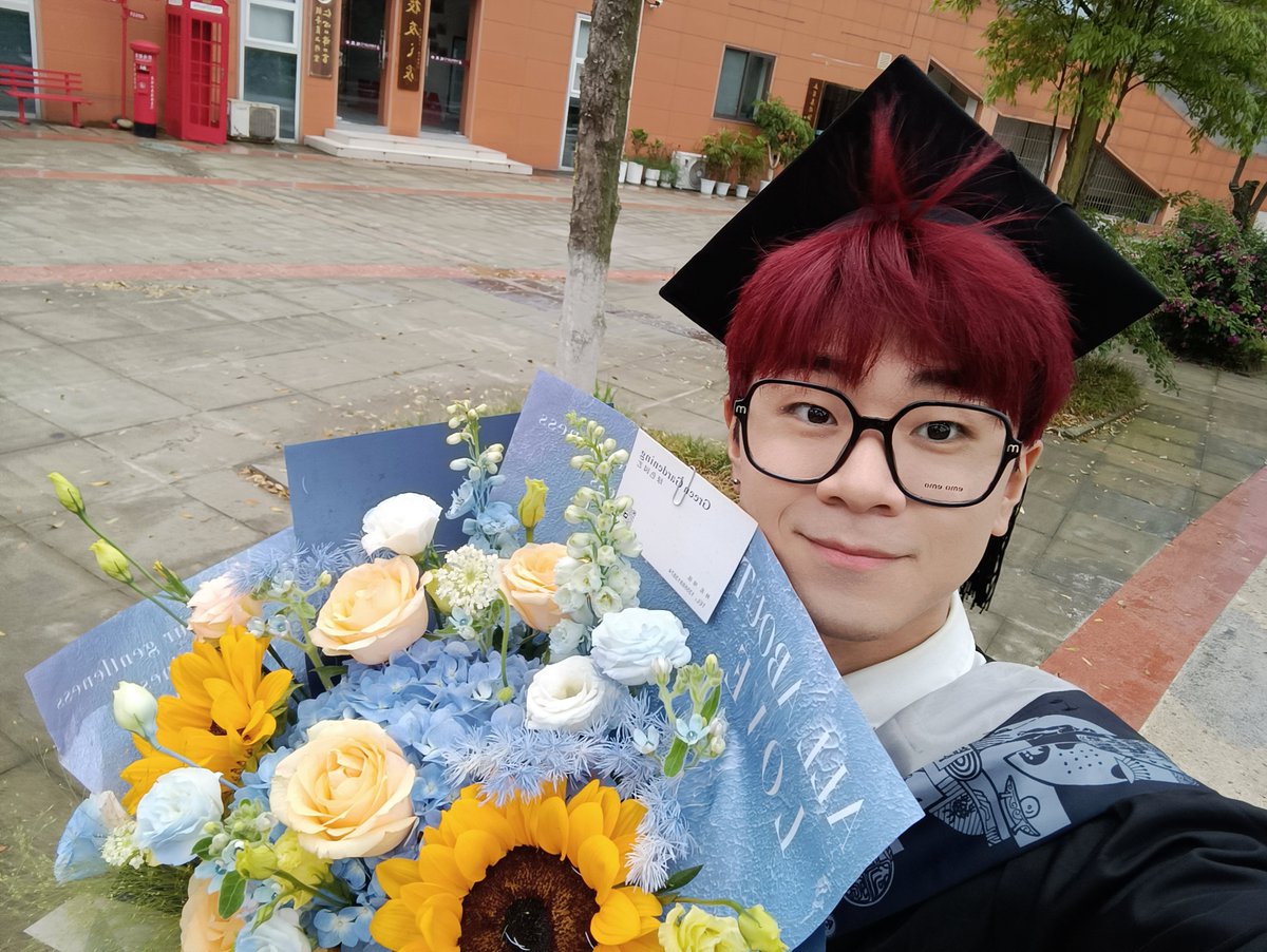 祝我毕业快乐，男高男初弟弟可以来铁牛家玩牛牛啦🥵🥵🥵