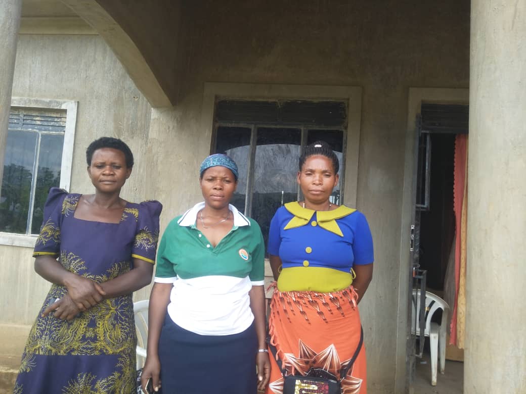 Ibanda Tukundane Group continues to inspire! 
After repaying UGX 1.5M, they’ve now acquired UGX 1.8M through #ESFI to reinvest in their microbusinesses.
A true story of resilience &amp; growth! 💪🏽
#WomenEmpowerment #EYITEmpowers #FinancialInclusion #SaveToGrow #EmpoweringCommunities