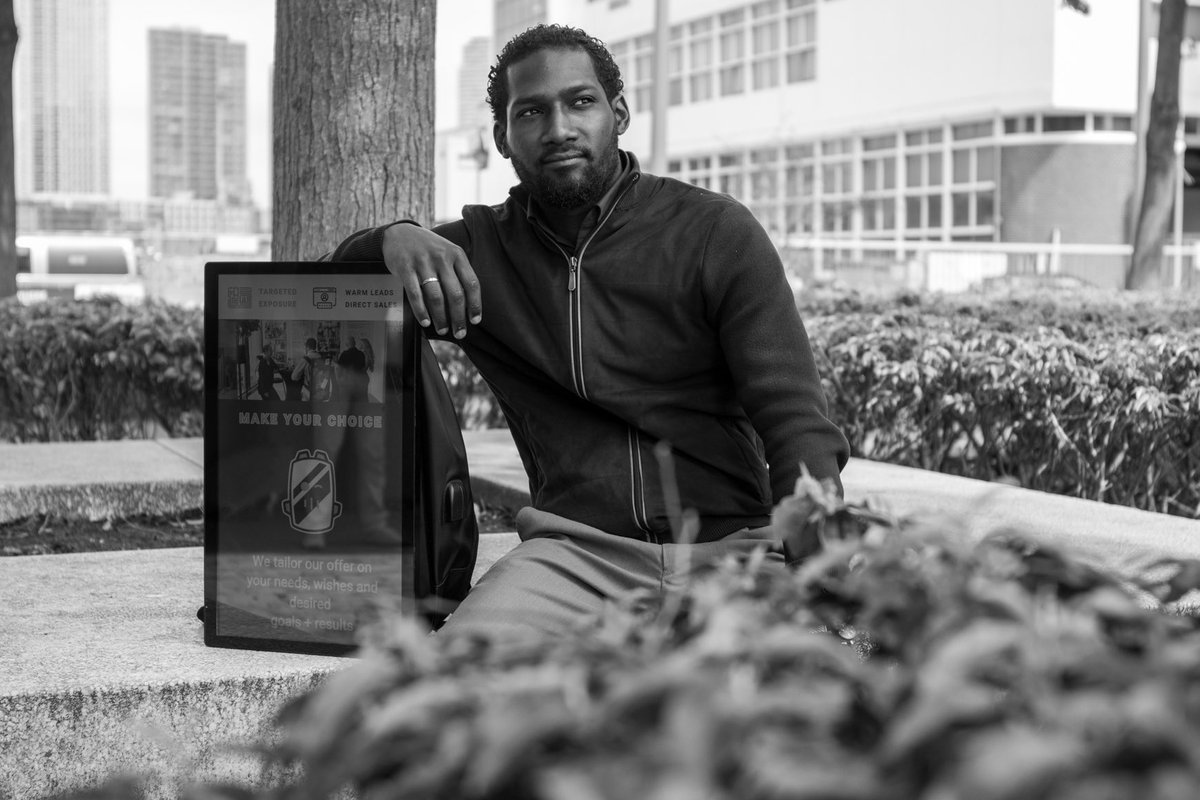 Adwalk_NL's tweet photo. Stel je voor: Jouw bureau biedt phygitale zichtbaarheid, locatie onafhankelijke reikwijdte en meetbare ROI, aangevuld met waardevolle feedback en bruikbare data.

Zou je dan nog kiezen voor traditionele advertenties❔

🔍 Deel je gedachten, uitdagingen en vragen!

#POV #Adwalk https://t.co/2Y35Nhazj4
