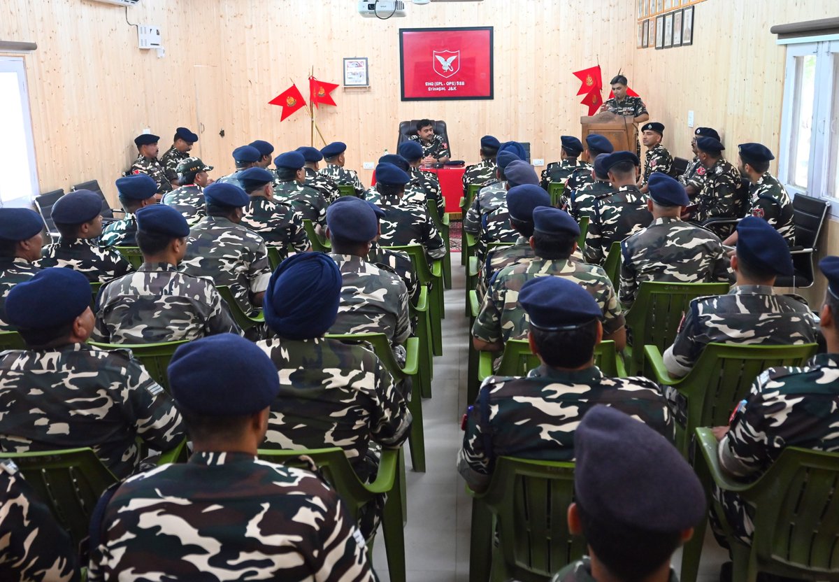 During 02 days visit on 29th and 30th June Shri. Nishit Ujjawal, IPS, IG, FHQ SSB New Delhi Visited Sector (Spl-Ops) SSB Srinagar and its Units.