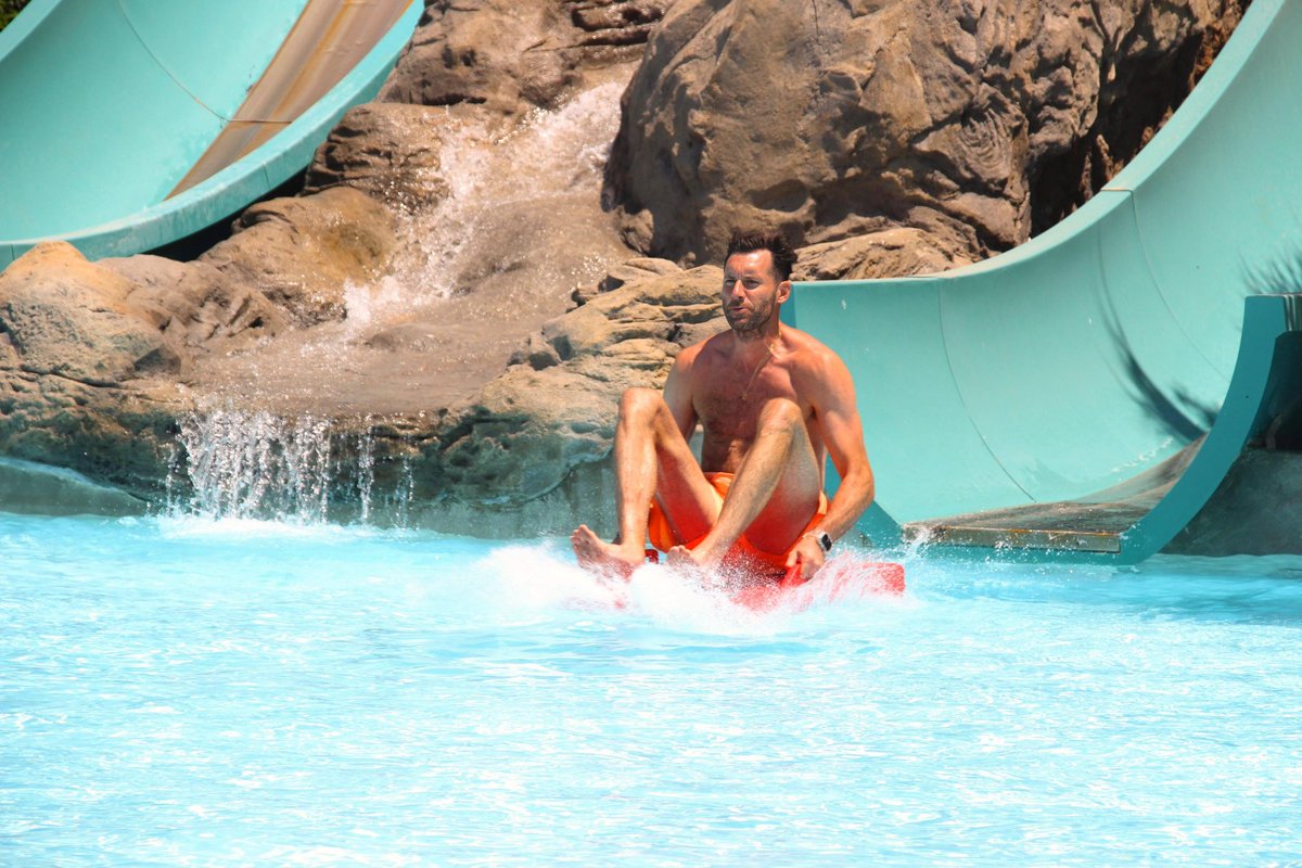 Que bien que me lo paso siempre que voy aqualand 😍😍😍, eso si…..mi hijo tiene mucha energía 🤪🤪 
#summertime #mallorca
