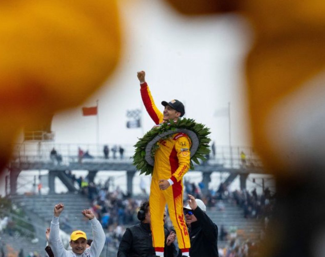 Álex nos dio todo el tiempo del mundo..

Álex Palou: "Si no tienes buen coche en F1... Depende del equipo que llame y de qué ofrezca" elconfidencial.com/deportes/formu…