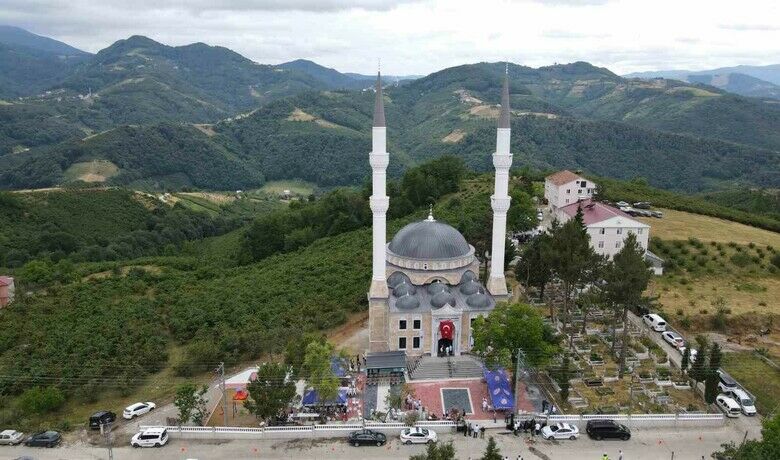 Süleyman Soylu’nun da destek verdiği "Darboğaz Hz. Ebubekir Camisi" dualarla açıldı dlvr.it/TLfV6s