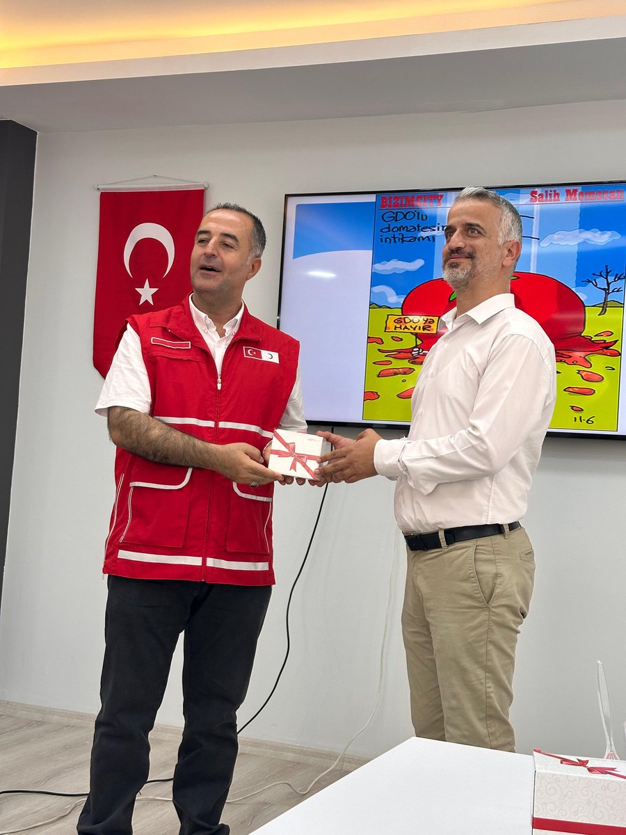 kizilayartuklu's tweet photo. Beslenme ve insan sağlığı üzerine oldukça verimli ve bilgilendirici bir sohbet oldu.
Kıymetli hocamıza katkılarından dolayı teşekkür eder, başarılarının devamını dileriz.
#ArtukluKızılay #SağlıklıYaşam #BeslenmeVeSağlık 

@KizilayKurumsal 
@FatmaMericYlmaz 
@ramazansaygili1 https://t.co/OXjxs5HA4H