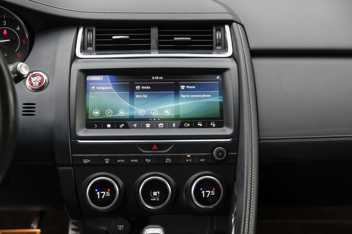 emcpradoautoph's tweet image. Refined power, the Jaguar way.

Test drive today. Message us!

#emcpradoautoinc #jaguar #epace #rdynamic