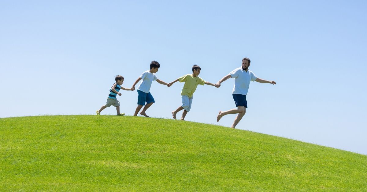 Looking for ways to keep your pupils engaged in maths lessons in the run up to the summer holidays?

Take your maths lessons outside this week with these 13 free outdoor maths activities 🤸‍♂️ buff.ly/A87Y4qD