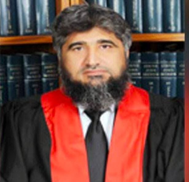 حاجی منافق امین الدین جیسے 100 جج اس ایماندار جج پر قربان جنہوں نے  خیبرپختونخوا اسمبلی میں مخصوص نشستوں پر حلف لینے سے روک دیا