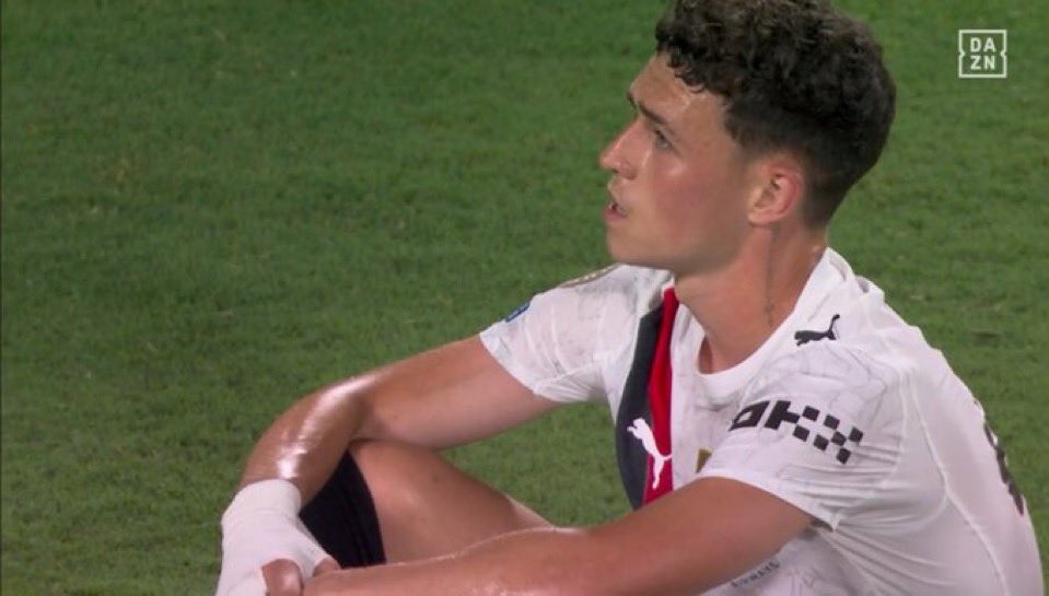 LegacyAwake's tweet image. اقسم بالله اني حزييين عليه بشكل 

ياخوان مقدم بطوله تاريخيه ومع ذلك دكه بثلاث مباريات

نرفزه اقسم بالله ، يعتمد ع بيرناردو ويفضله ع فودين ومرموش وشرقي 😅

اشياء ما تغتفر مهما سويت يابيب ، مجاملاتك هاذي ماراح تنفعك بالمستقبل وبتضر السيتي اكثر ، اتمنى انه اخذ من هالبطوله درس