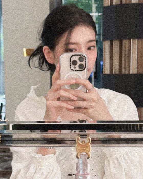 sz_archive's tweet photo. #15thYearsWithSuzy 🎈🪅🍾 https://t.co/BgOd5EHa1z