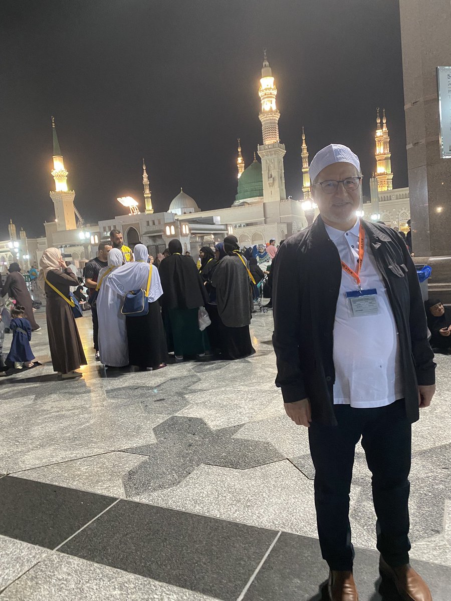 Dine, kutsala, Kur’an ve Peygambere düşmanlıktan başka fikri olmayan zavallılar kinlerini her fırsatta kusuyorlar. Sevgili Peygamberimiz Hz. Muhammed Mustafa sallallahu aleyhi ve selleme ve Musa aleyhisselama hakaret edenler tutuklansın, #LemanDergisiKAPATILSIN