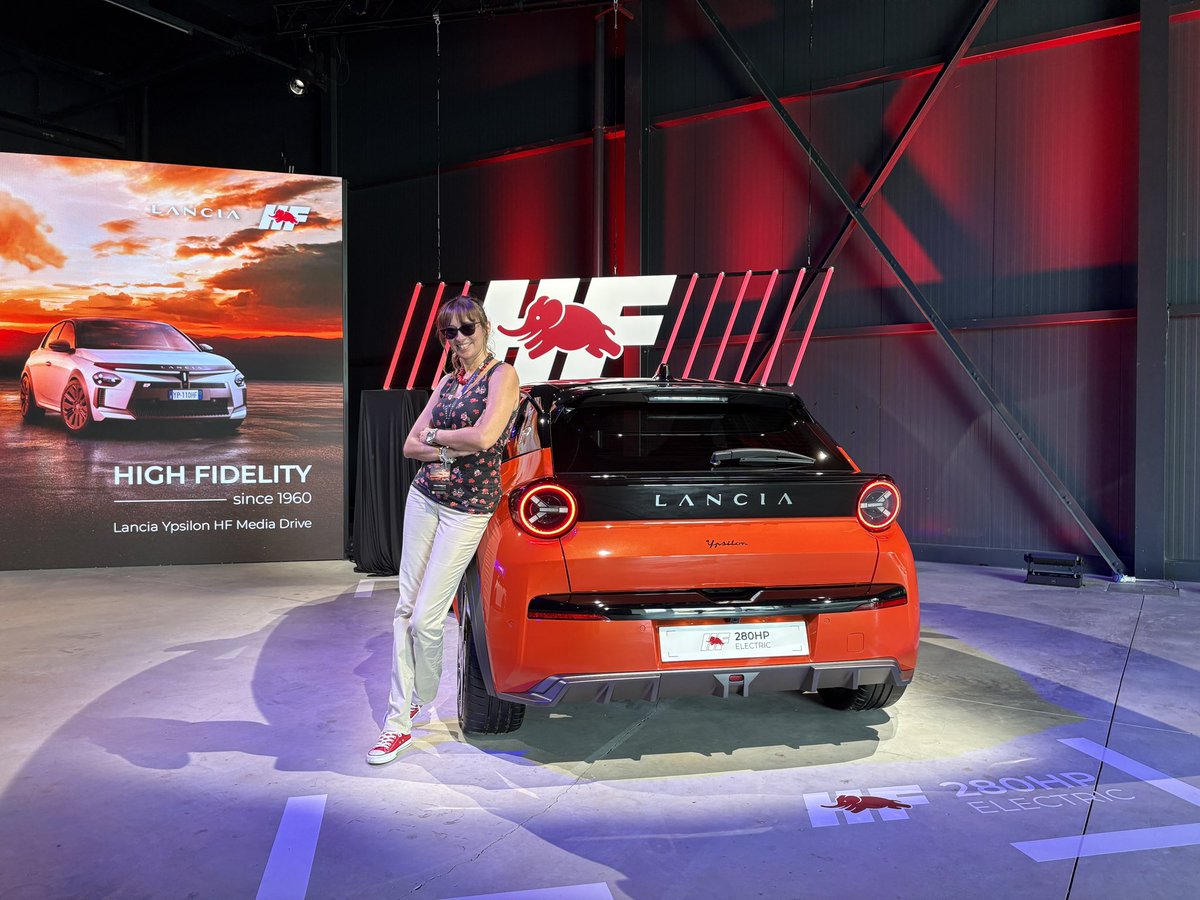 Lancia Ypsilon HF e HF Line: il ritorno dell’anima sportiva con stile: bit.ly/4lBsai8

<a href="/ClaireBerry44/">Claire Berry</a> 

#automotive  #cars #lancia #lanciaypsilon #lanciaypsilonHF #HF #WomenEmpowerment #Women #donneinauto #auto #news