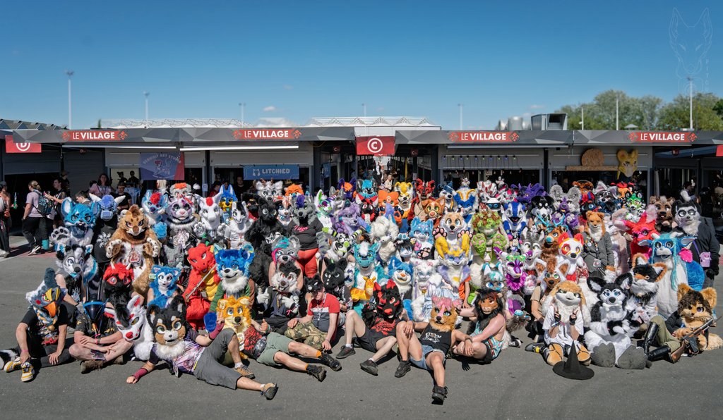 Clap de fin pour <a href="/JapanTours37/">Japan Tours Festival</a>, merci a tout les fur de leurs courage en cette canicule. Merci pour tout et a l'année prochaine 

📸 : <a href="/Pitou_Rikou/">Pitou Rikou</a>