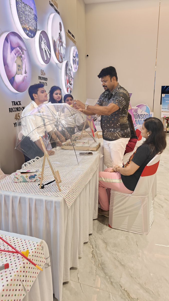 RunwalOfficial's tweet photo. This weekend’s Monsoon Mania was an unforgettable blend of drizzle, delight, and discovery. Guests enjoyed everything from interactive games to irresistible monsoon treats, all set against the lush backdrop of our stunning high-rise views.
#runwalenterprises https://t.co/4djsSWqp9X