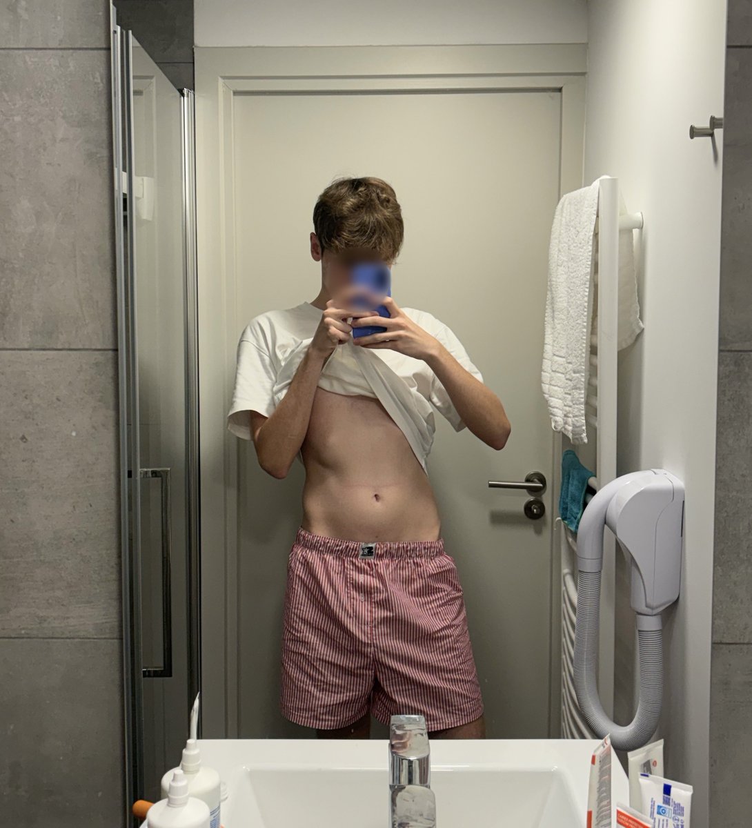 lubeboyx's tweet photo. unwrap me 🫨 https://t.co/AzWbb85EDT