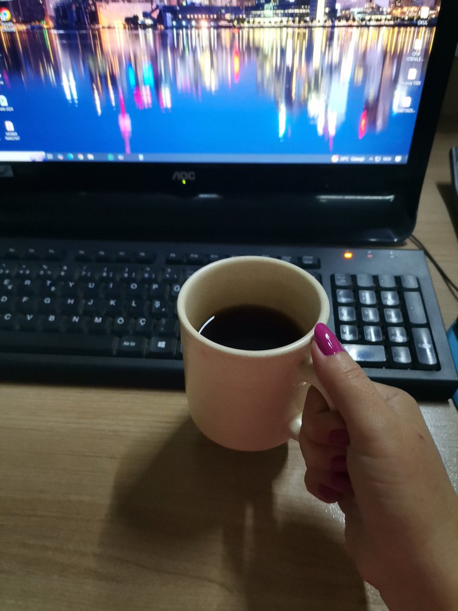Valla bugün çalışmıcam akşama kadar modd bu günaydınn herkese. ✨☕☕