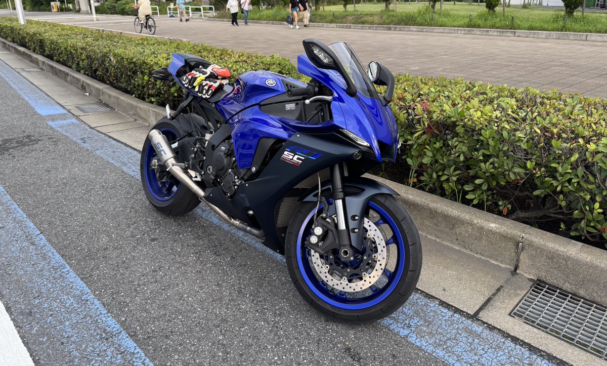 kuta_R1's tweet photo. #毎月1日はR1の日 https://t.co/pgUJP3VgHu