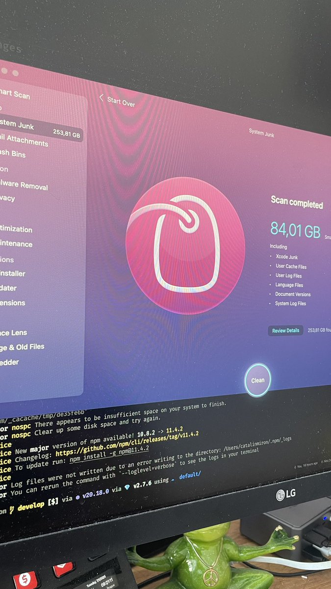 mironcatalin's tweet image. node_modules #BlackHole