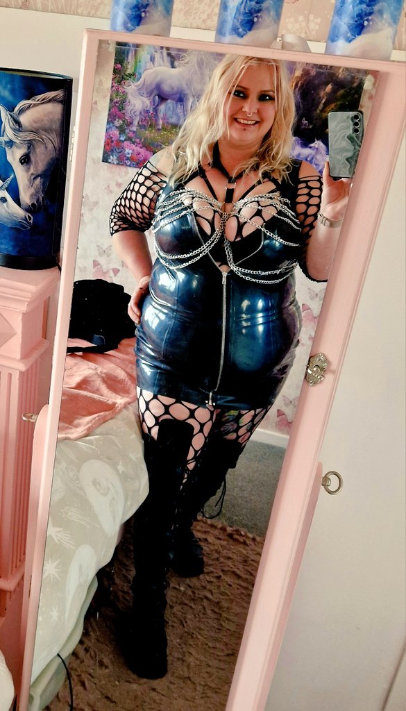A Taste of Kink. A brand new Kink event hosted at the @edonisticamanor in Barnsley.
Sunday 6th July. 2 parties 12-3pm &amp; 5-8pm.
We have a choice of 30 Kinks. 
3 Dommes to perform. 
<a href="/Jasmine_dlight/">Jasmine_Dlight - UK's Most Extreme Anal Porn Star</a>
<a href="/Valentinarosa89/">Goddess Valentina</a>
<a href="/madampeg85/">Peggy DeVille</a>
Each SpeedKink station you have 15mins. 
We are aiming