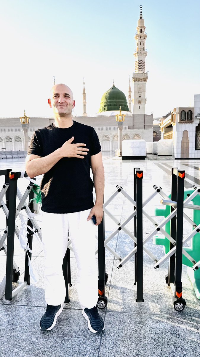 Peygamber Efendimize uzanan o alçak eller kırılsın!
Bu şerefsizlik ne fikir özgürlüğüdür ne de sanat!
Mukaddesimize uzanan her dili nefretle lanetliyoruz!
Canımız, kanımız senin yolunda feda olsun ya Resûlallah!
#lemandergisikapatılsın #PeygamberimizOnurumuzdur