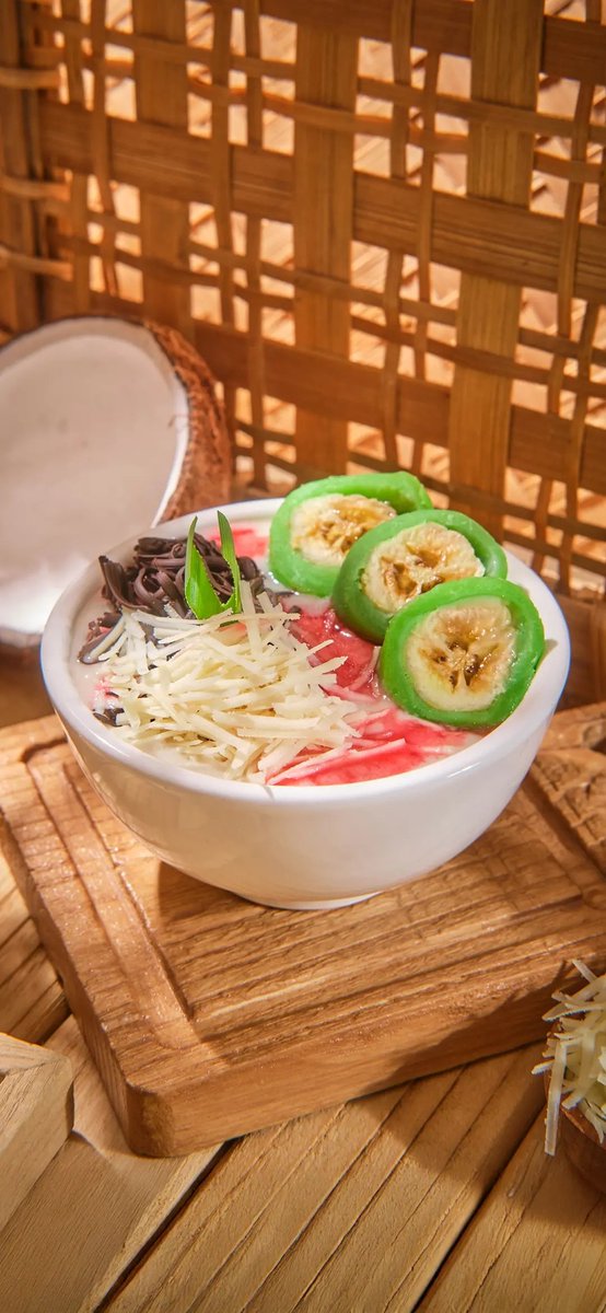 hi moots!! 

apakah emg hrs beli es pisang ijo?? suegerr rek😍