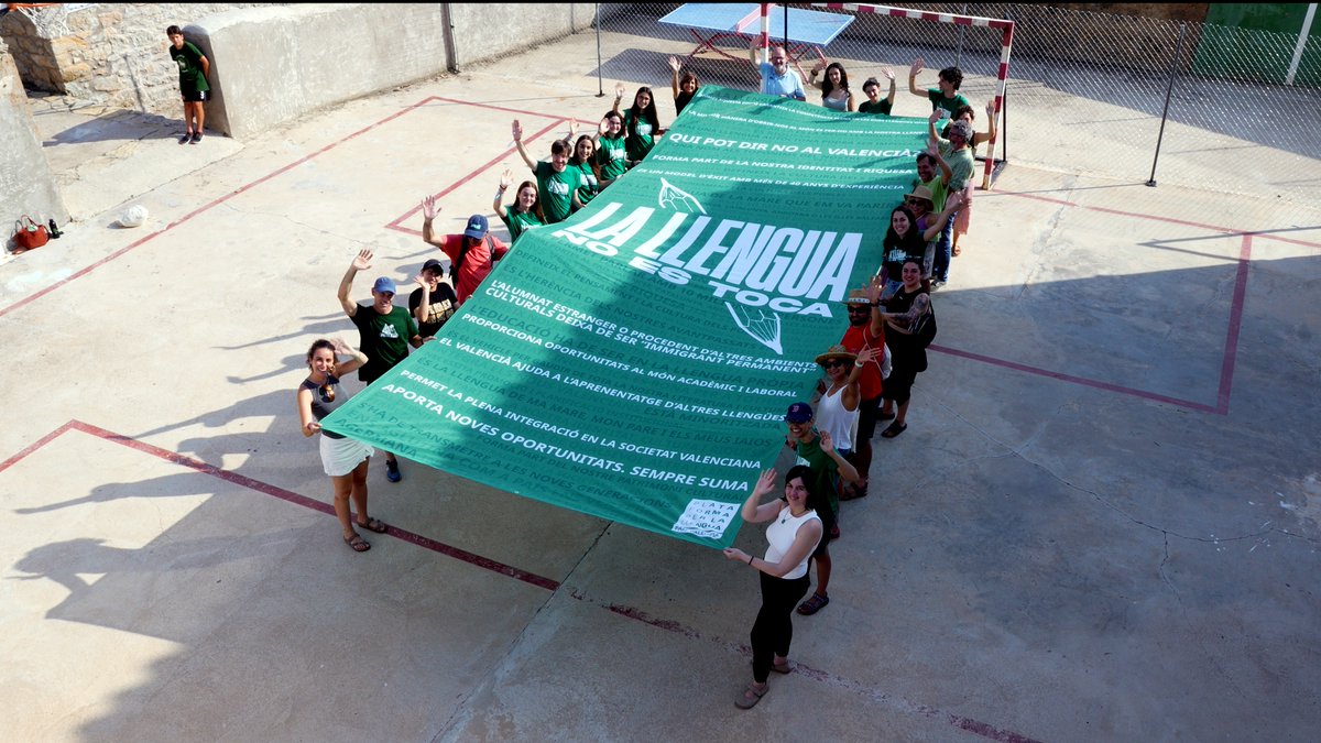 PlataformaPV's tweet image. ⛺️ Joves d'arreu dels territoris de parla catalana han assistit a la I Trobada de Joves de @llenguacat, celebrada aquest cap de setmana a l'@penyagolosaplec⛰️
🔗plataforma-llengua.cat/que-fem/notici…