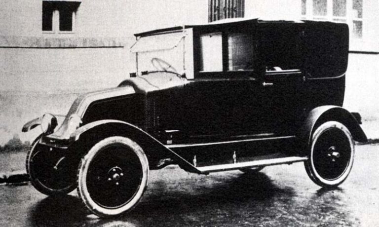 Et si vous avez envie de retrouver l'automobile de grand-papa ou de grand-maman...
#voituresanciennes #genealogie #challengeUProG #genealogiefamiliale
hdnfamillesgenealogie.fr/index.php/2025…