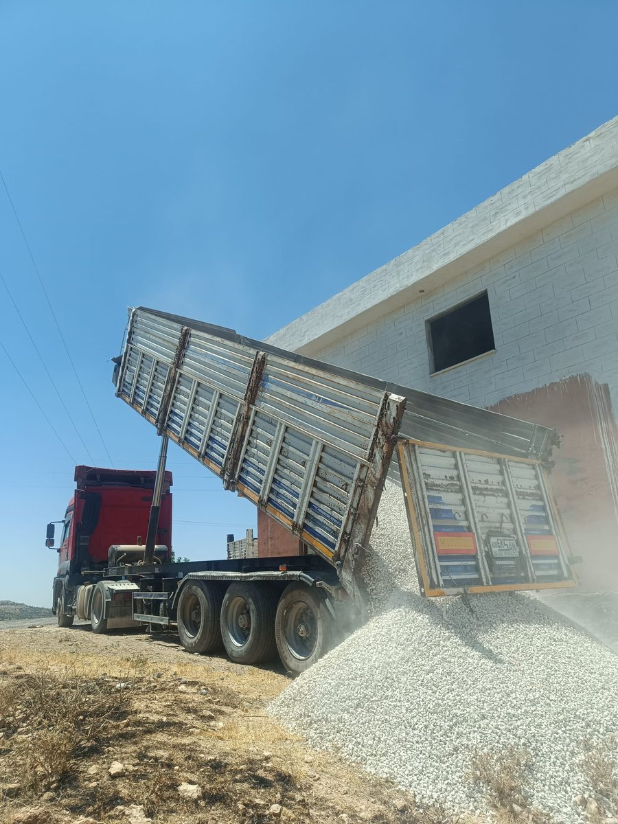 akyesilli47's tweet photo. 📍Dereyanı, Zeytinli, Ovaköy, Koyunlu Mahallelerimizin mucur taşı taleplerini gerçekleştirdik.
✅Mardin Valisi ve Büyük Şehir Belediye Başkan Vekili #Tuncay AKKOYUN ve YEŞİLLİ Belediye Bşk Hayrettin DEMR’e desteklerden ötürü kendilerine teşekkür ediyoruz.
#YaparsaAkPartiYapar https://t.co/0clvm92tmh