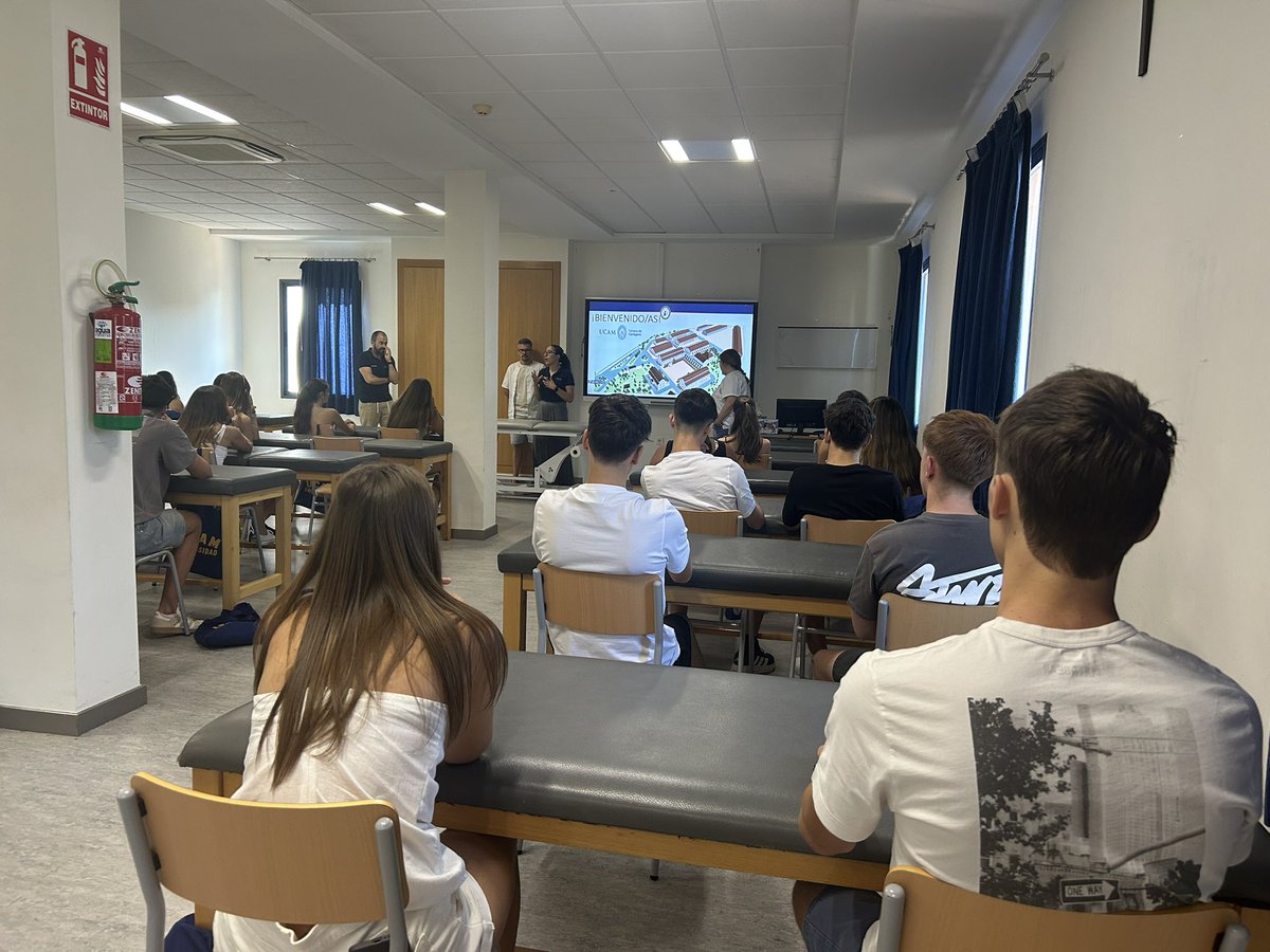 💪🏽 Hoy en #UCAMMeetProSciences los alumnos descubren la verdadera esencia de la fisioterapia: ciencia, movimiento, prevención y salud

Mucho más que un masaje, es una profesión clave para mejorar la calidad de vida🏥