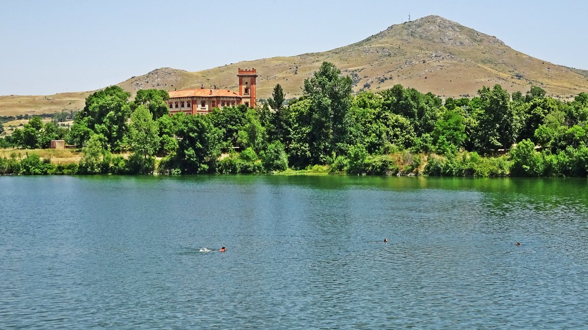 FJCivantos's tweet image. El intenso calor convierte nuestros embalses estos días en auténticos oasis-refugio (Embalse de Pontón Alto-Segovia, al 100% ) @sibilafc @tomeandres @TiempoCyLTV @lasextameteo @tiempobrasero @ElTiempoA3 @ElTiempo_tve @CyLEsVida @Aemet_Corpora @MeteoredES #Segovia #embalse