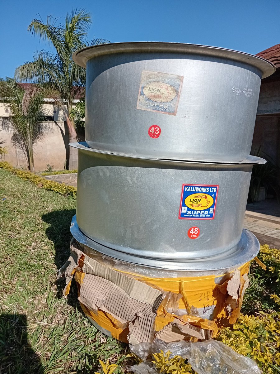 Suits for hire k65,000 only sizes 32 trouser and 48 jacket... available in Blantyre
Mapoto for hire K100,000 for 3 days
0885176353