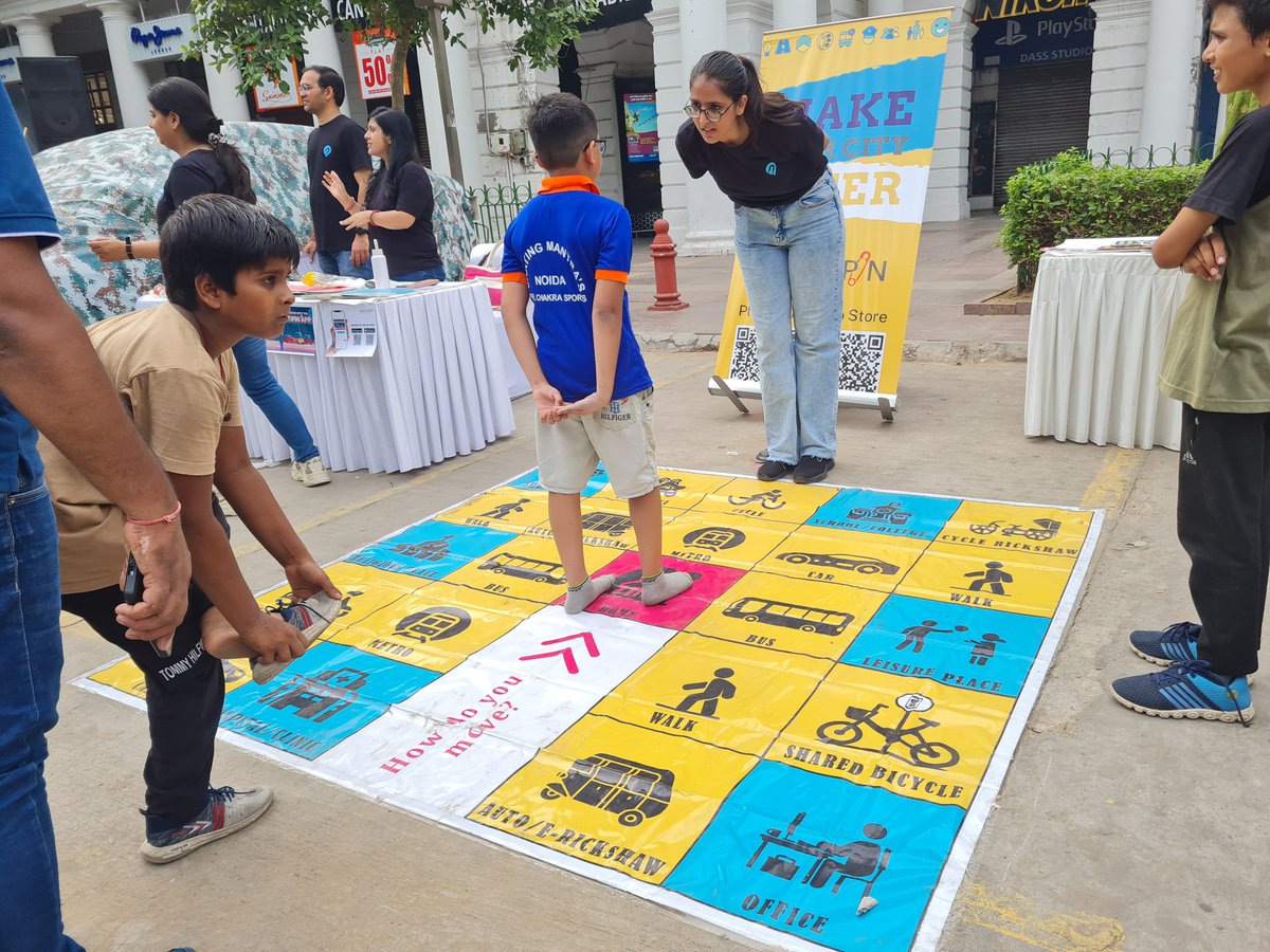 Raahgiri_Fdn's tweet image. 🚥#RaahgiriDay🚥
Special shoutout to all our incredible partners: Sagar Singh, @safetipin_, @DELHI_SPA and @ManipalHealth for championing the vision of #Safer, #Healthier, and #Inclusive cities.

Your energy at #SundaysOnCycle with #RaahgiriDay lit up the #streets and our hearts!