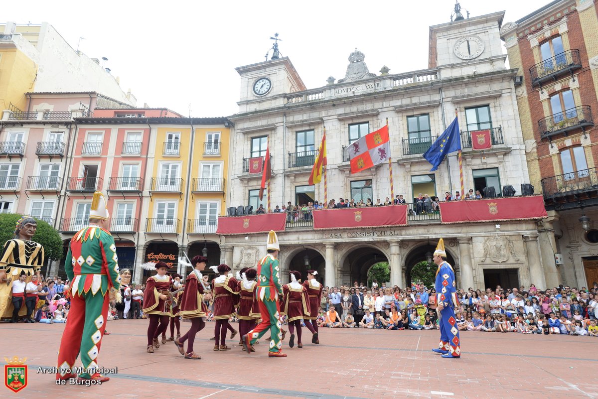 Si queréis saber más sobre las fiestas de Burgos pinchad aquí:
👇
archmunburgos.blogspot.com/search/label/S…