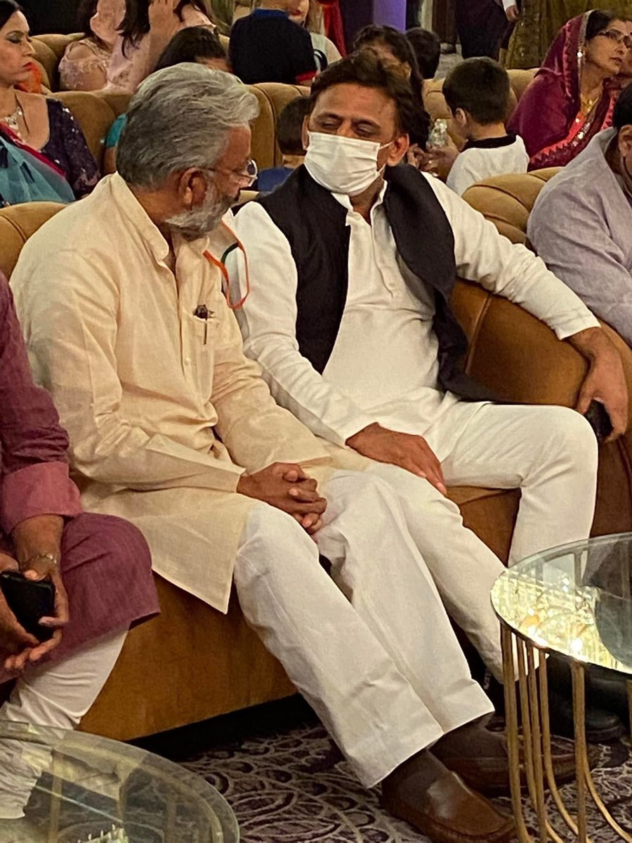 Surendr0032083's tweet image. जन-जन चहेते, उप्र के पूर्व मुख्यमंत्री, समाजवादी पार्टी के राष्ट्रीय अध्यक्ष एवं इंडिया गठबंधन के सबसे मज़बूत स्तंभ, PDA के महानायक मा. #अखिलेशयादव जी को जन्मदिवस की अनंत शुभकामनाएँ।

भगवान से आपके उत्तम स्वास्थ्य एवं दीर्घायु की कामना करता हूँ। #HBDजननायक_अखिलेश…