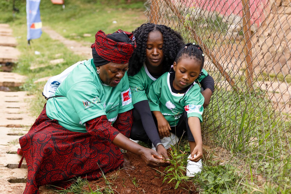 AliDidaat's tweet photo. #GreenFestival25, don't miss out on this event, it's a playful and fun event but also a call for action! #GoGreenUg #ClimateAction #ClimatreffPunkt
#Run4Climate https://t.co/E8xYQYbg4R
