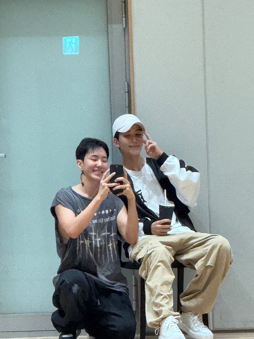 caratstalk's tweet image. [17s] BAPAK PNS KITAA😭😭😭😭semuanya bilang terimakasih hoshi