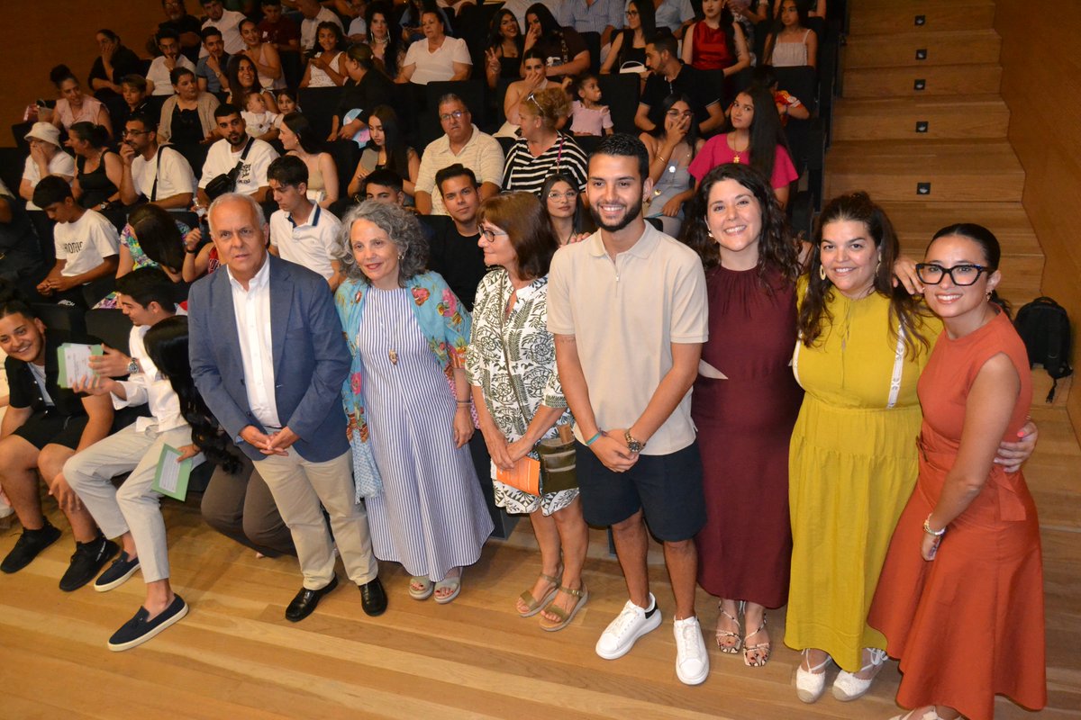 gitanos_org_CYL's tweet photo. 🎓 Más de 140 personas celebramos el V Encuentro Educativo en Abierto de en #Salamanca. Alumnado de #Promociona y Promociona+ guio un acto emocionante con autoridades, familias y comunidad educativa.
@FondosUE_Esp @empleogob @MSocialGob
@jcyl @FundlaCaixa https://t.co/SxDV99iIsl