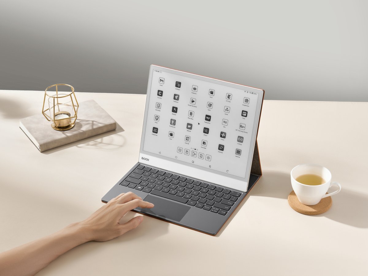 OnyxBoox's tweet image. BOOX #NoteMax, your perfect work companion for this summer ☀️ With a spacious 13.3” 300 ppi E Ink display and Android 13, you can read, write, and multitask effortlessly, even under the sun. Whether you’re reviewing documents or sketching ideas, Note Max brings eye-friendly…