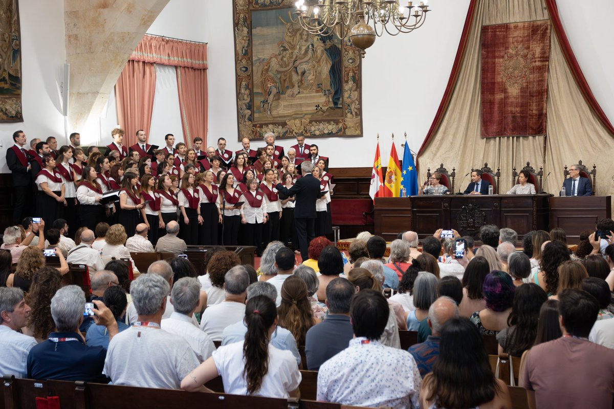 ALUMNI - USAL (@alumniusal) on Twitter photo 🏅 Desde Alumni - USAL queremos dar la enhorabuena al Coro Universitario y al Coro de Cámara de la <a href="/usal/">Universidad de Salamanca</a>, distinguidos con la Medalla de la Universidad de Salamanca
🎶 75 y 40 años dedicados a hacer más humana nuestra comunidad a través del canto 🏅 Desde Alumni - USAL queremos dar la enhorabuena al Coro Universitario y al Coro de Cámara de la <a href="/usal/">Universidad de Salamanca</a>, distinguidos con la Medalla de la Universidad de Salamanca
🎶 75 y 40 años dedicados a hacer más humana nuestra comunidad a través del canto