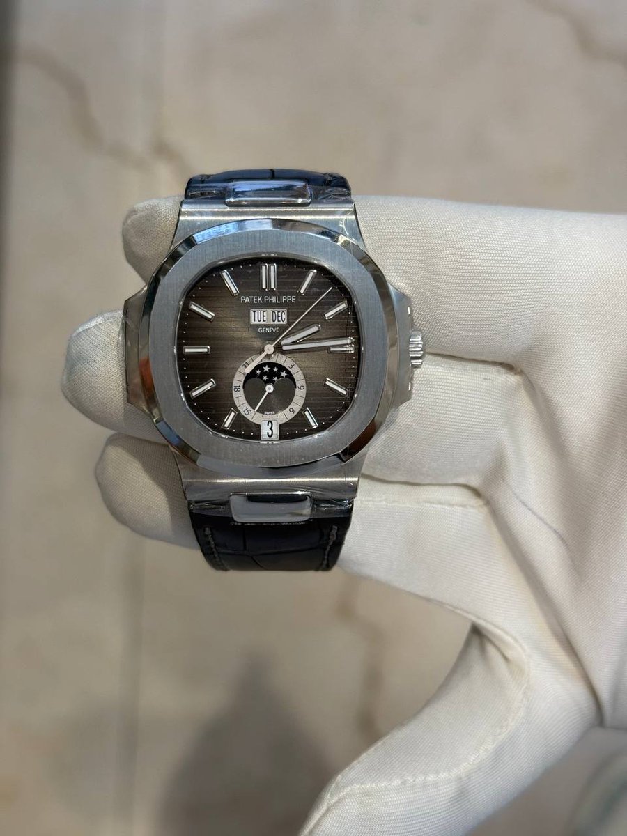 BtheBezel's tweet photo. Patek Philippe Annual Calendar Moonphase Steel Black strap
Ref: 5726A
2024 | New – Full Set
DM for info 📩 https://t.co/ymqh6CIe08