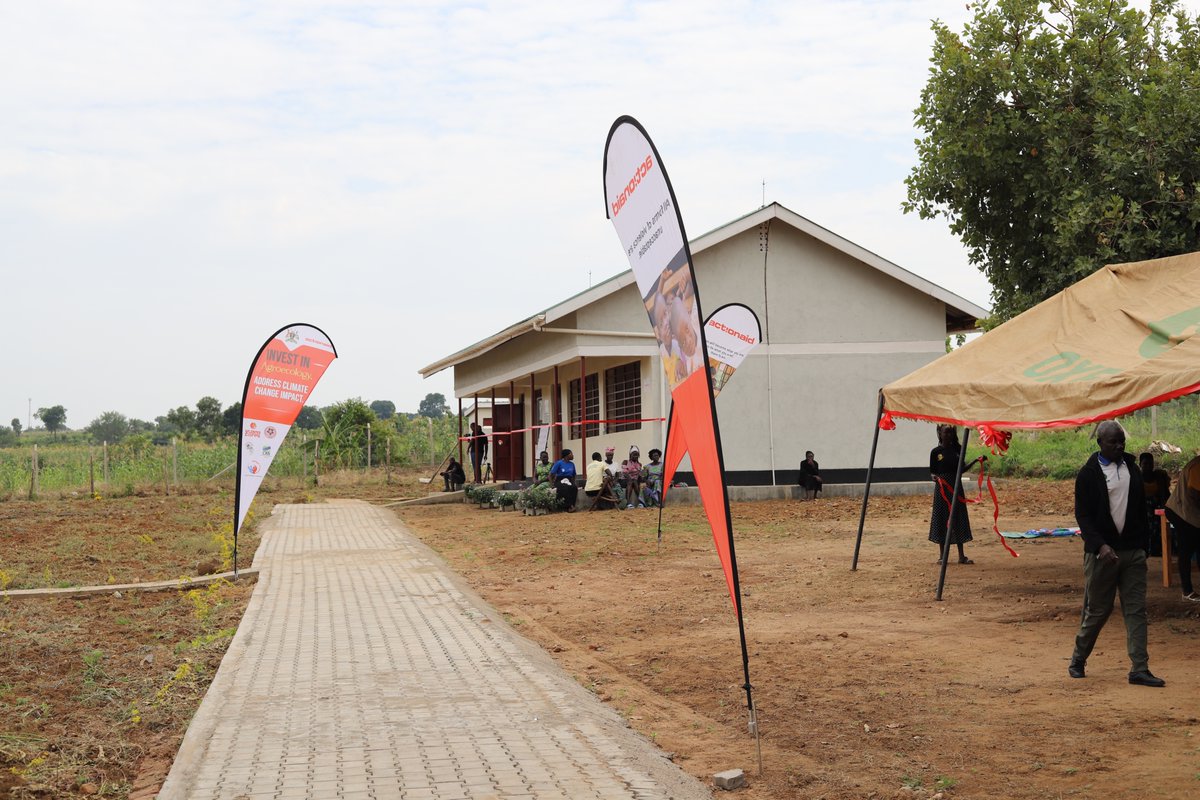 actionaiduganda's tweet photo. 🚨 Yesterday, we launched a safe space for women &amp; girls in Imvepi Refugee Settlement!
It offers psychosocial support, leadership training &amp; skilling and agroecology.  Over 105 are already benefiting. Thanks to @ActionAidDK &amp; 🇩🇰 MFA via the #SPA11 project. https://t.co/PxLyUkQCBF