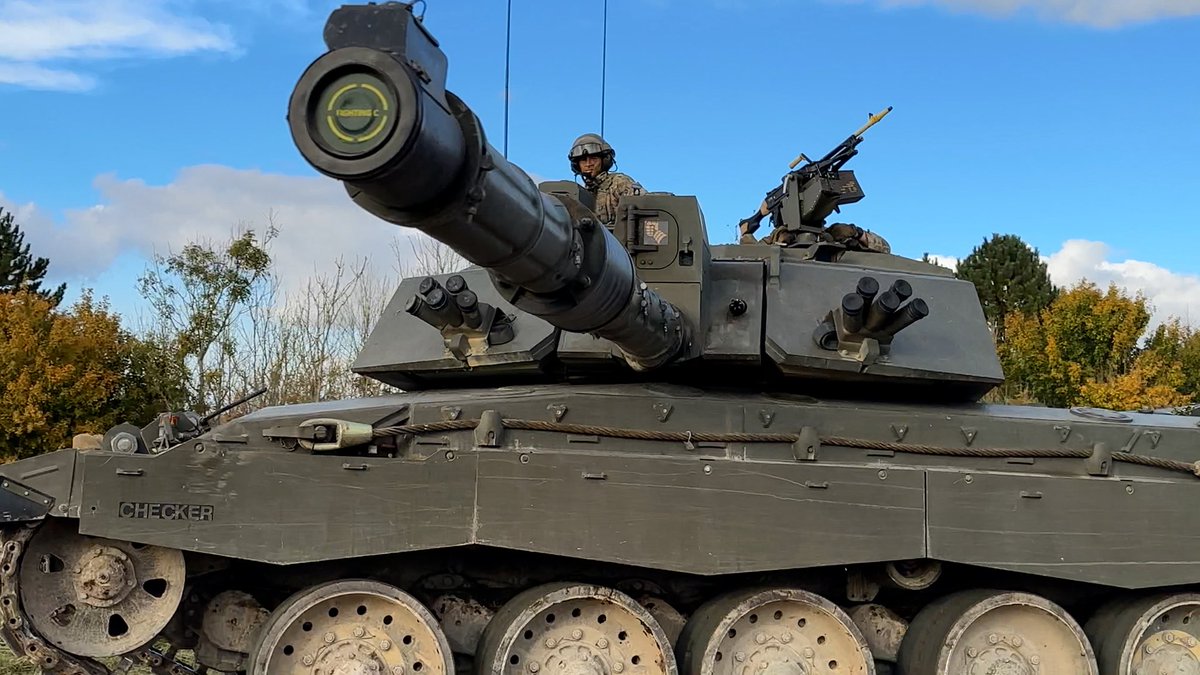 Royal Armoured Corps (@royalarmdcorps) on Twitter photo #tanktuesday the Challenger 2 Main Battle Tank crewed here by <a href="/ChurchillsOwn/">Queen'sRoyalHussars</a>. If you would like to become a member of a tank crew please visit: jobs.army.mod.uk/roles/royal-ar… #armyjobs #armoured #robustagilecapable #britisharmy #tanks #army #british #military #cavalry #bethebest #tanktuesday the Challenger 2 Main Battle Tank crewed here by <a href="/ChurchillsOwn/">Queen'sRoyalHussars</a>. If you would like to become a member of a tank crew please visit: jobs.army.mod.uk/roles/royal-ar… #armyjobs #armoured #robustagilecapable #britisharmy #tanks #army #british #military #cavalry #bethebest