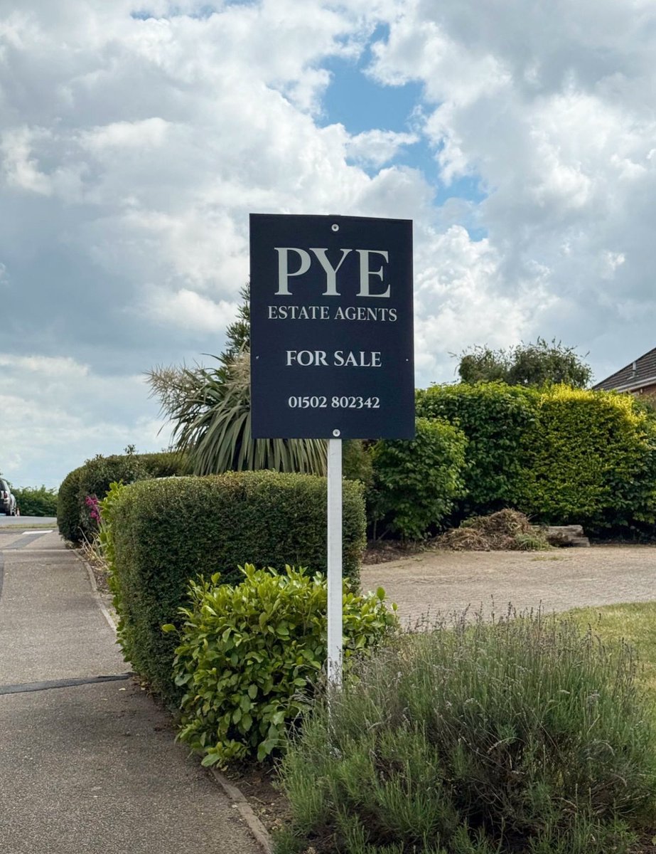The Power of the For Sale Board 🏡🪧

In a digital world, the For Sale board remains one of the most powerful tools in an estate agent’s toolkit

We manufacture thousands of boards every week — helping agents across the UK get seen, get noticed, and get results 📈💬