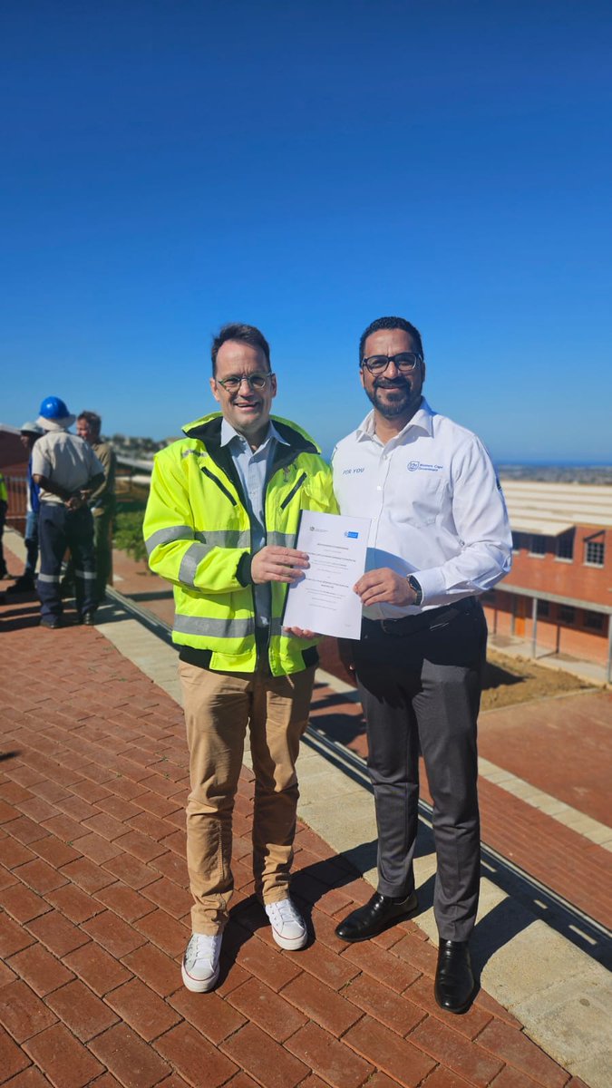DA Western Cape (@westerncapeda) on Twitter photo 🤝📝What does it mean when the Infrastructure MECs of the Western Cape and KZN sign a Memorandum of Understanding? It means more jobs!
This partnership between <a href="/Min_TSimmers/">Western Cape Minister Tertuis Simmers</a> and MEC Martin Meyer is a step toward a stronger state, developing skills and improving lives through 🤝📝What does it mean when the Infrastructure MECs of the Western Cape and KZN sign a Memorandum of Understanding? It means more jobs!
This partnership between <a href="/Min_TSimmers/">Western Cape Minister Tertuis Simmers</a> and MEC Martin Meyer is a step toward a stronger state, developing skills and improving lives through