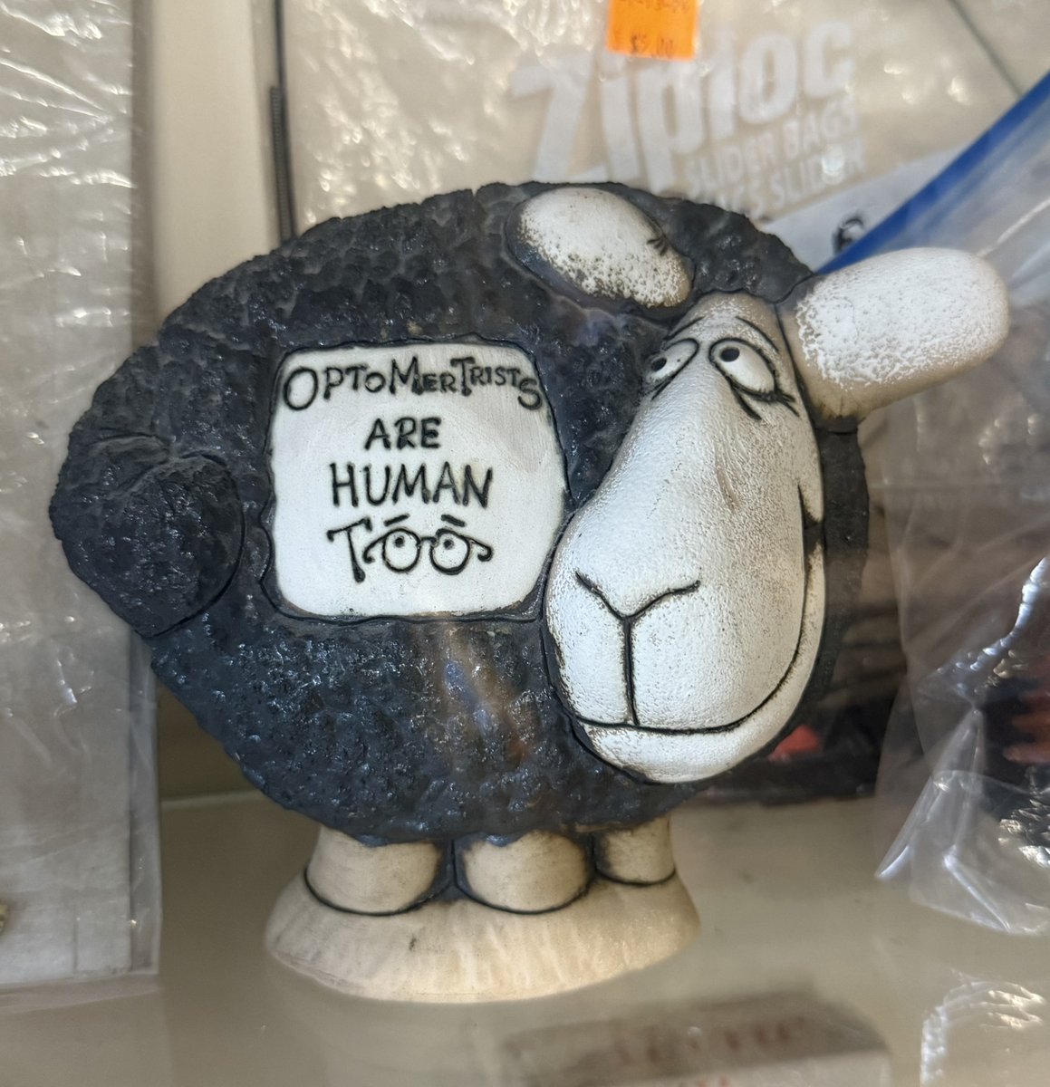 Grogg Spot !🔍
Imagine Aberdare born Gareth's surprise when he spots this 80's Grogg Sheep in a second-hand store in San Francisco Bay. Thanks for sending it in Gareth!
🐑👓