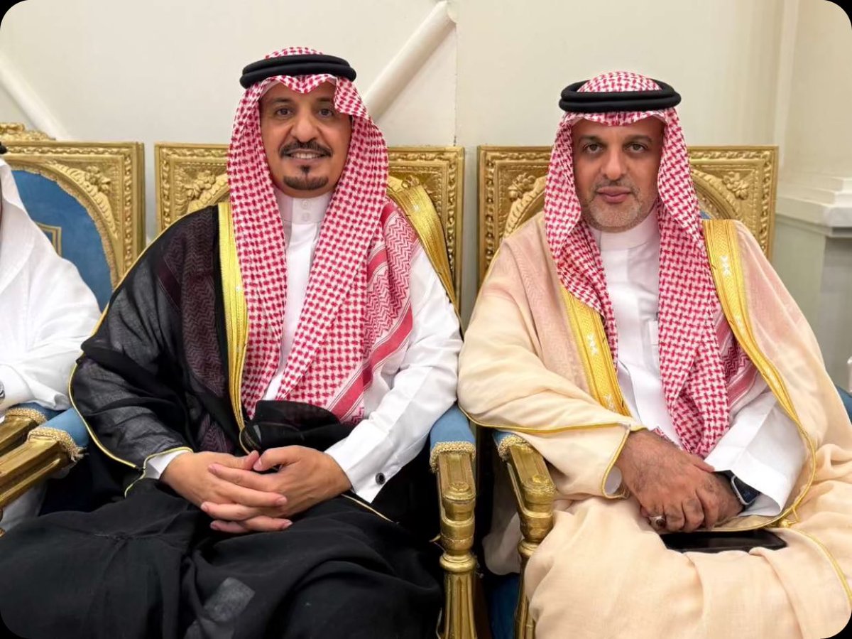 في حفل زواج إبن الاستاذ الغالي علي بن طباق في مدينه الرياض 

التقيت 
بصاحب الصوت الشجي 
ومقدم الأخبار السعوديه 
وكبير الإعلامين بوزارة الإعلام 

الأستاذ الغالي ظافر القرني