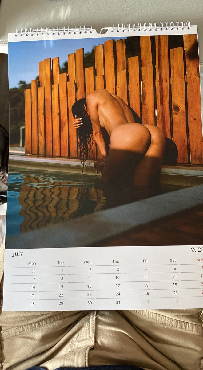 neajabne's tweet photo. New month.
Don’t forget to turn the page.
@EriVlc 🤍
#calendar #art #CalendArt https://t.co/XnlW2aDwdF