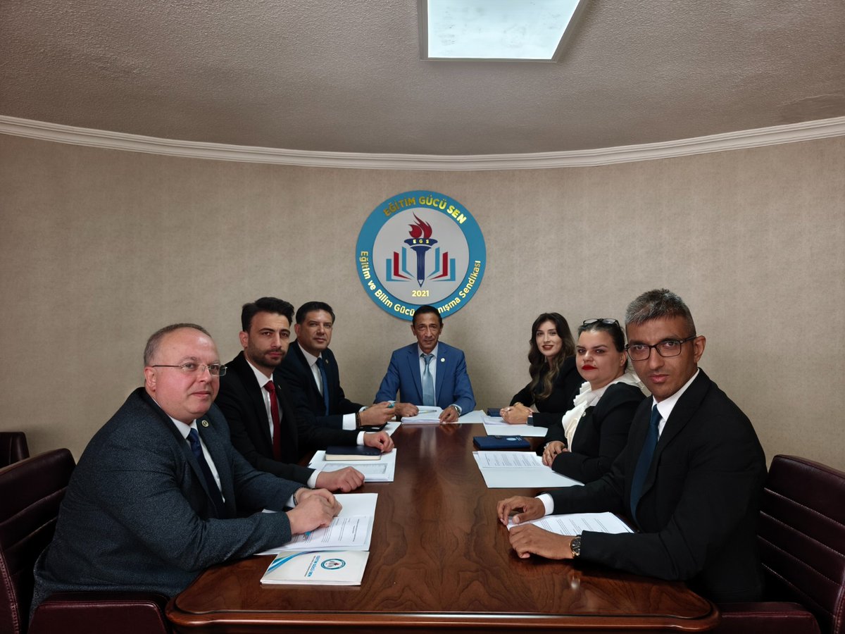 Sekizinci Dönem Toplu Sözleşme sürecine yaklaşırken, Eğitim Gücü-Sen olarak kamu çalışanlarının özlük ile mali haklarını odağımıza alan verimli bir toplantı gerçekleştirmiş bulunmaktayız.

Bu toplantıda, kamu çalışanlarının talepleri, karşılaşılan sorunlar ve çözüm önerileri